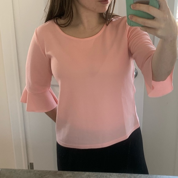 3 for $20 ⭐️ Pink Bell-sleeve top - Picture 5 of 6